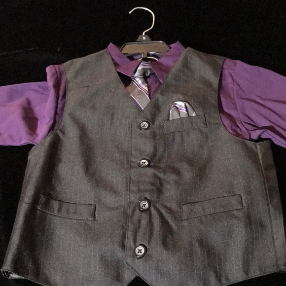 Boys four piece suit - Picture 2 of 4